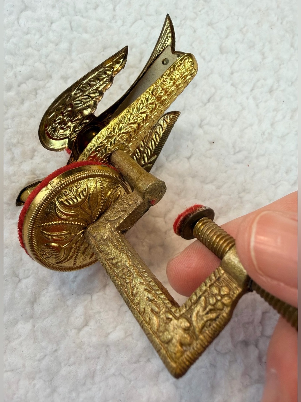 (VTG) Japanese Gold-Tone Ornate Bird Sewing Clamp with Red Pin Cushions, OS - Picture 4 of 16